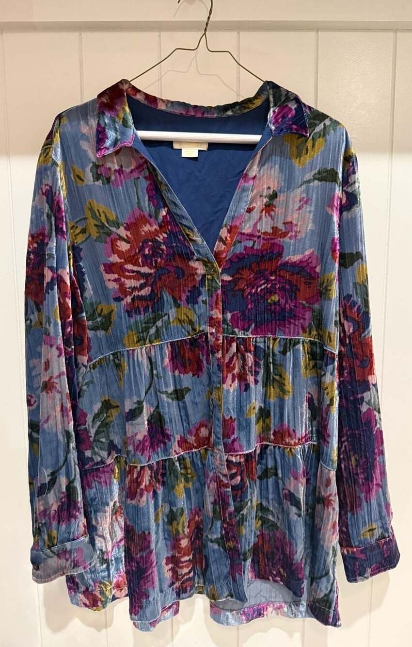 Maeve Anthropologie Floral Velvet Tiered Button Down Shirt Medium